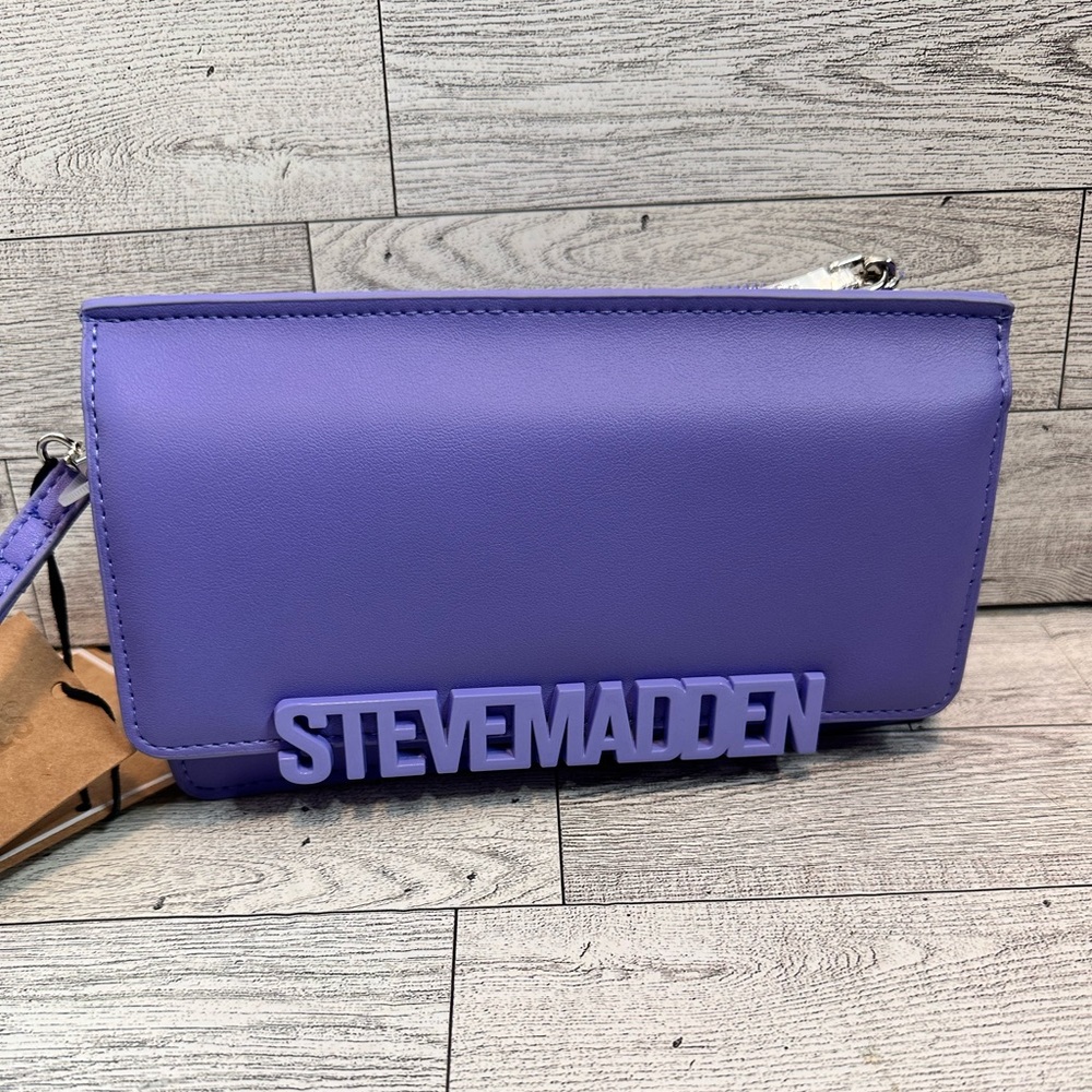 Steve Madden Wristlet